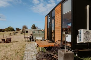 Outdoor dining - Tiny Boorowa by Tiny Away (Boorowa)