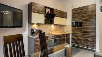 Comfort Apartment | Private kitchenette | Fridge, stovetop, espresso maker, coffee/tea maker