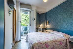 Standard Room, Multiple Beds | View from room