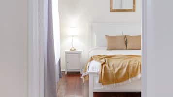 1 bedroom, iron/ironing board, travel cot, free WiFi