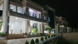 Front of property - EXOTIC HOMES (Kigali)