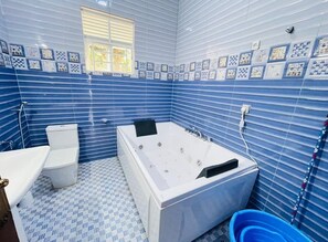 Bathroom - EXOTIC  HOMES (Kigali)