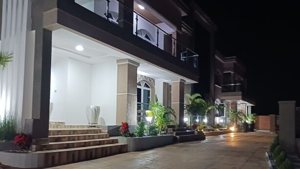 Front of property - EXOTIC HOMES (Kigali)