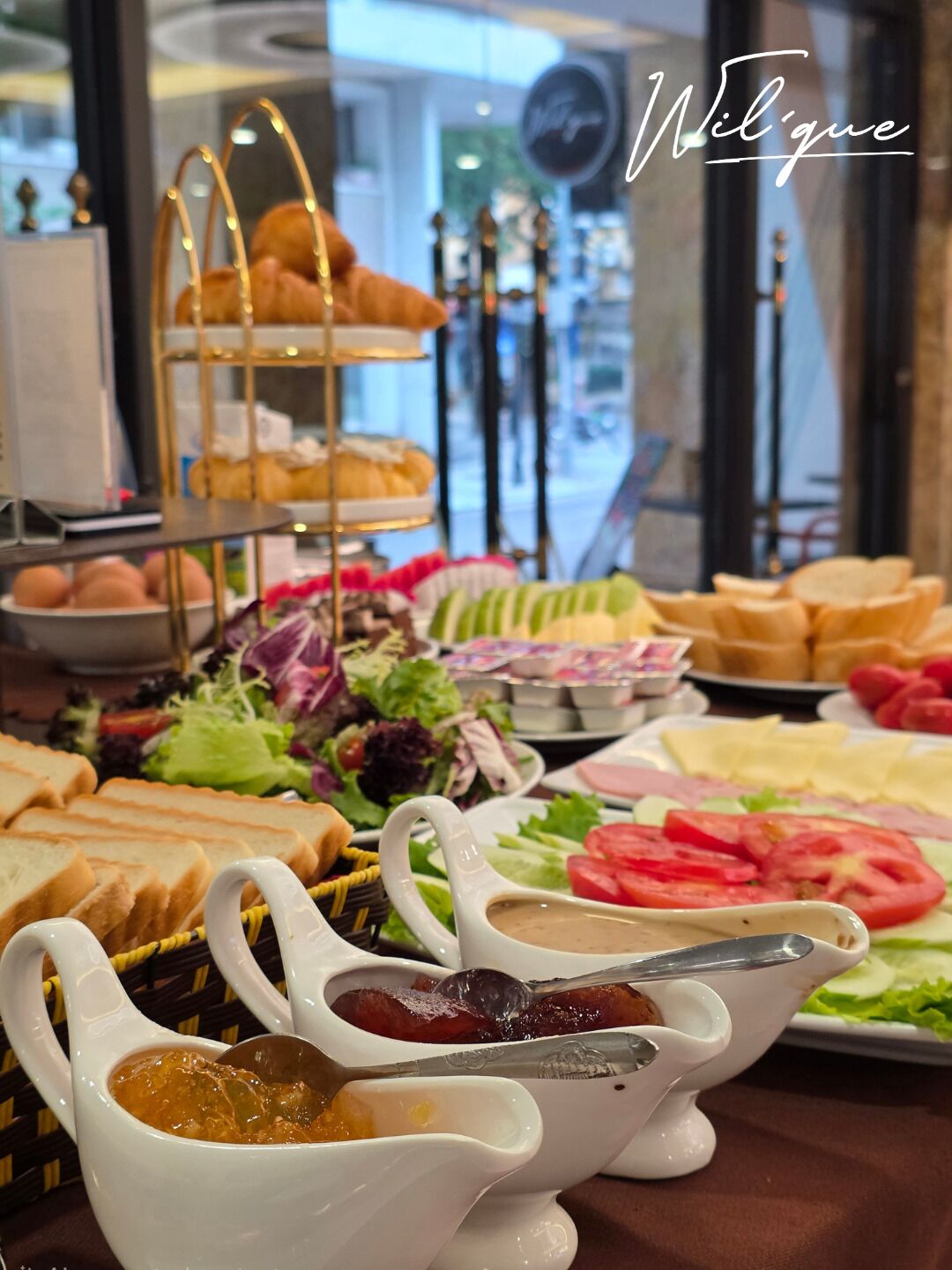 Breakfast buffet