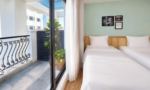 Executive Twin Room, Balcony, City View | Balkoni