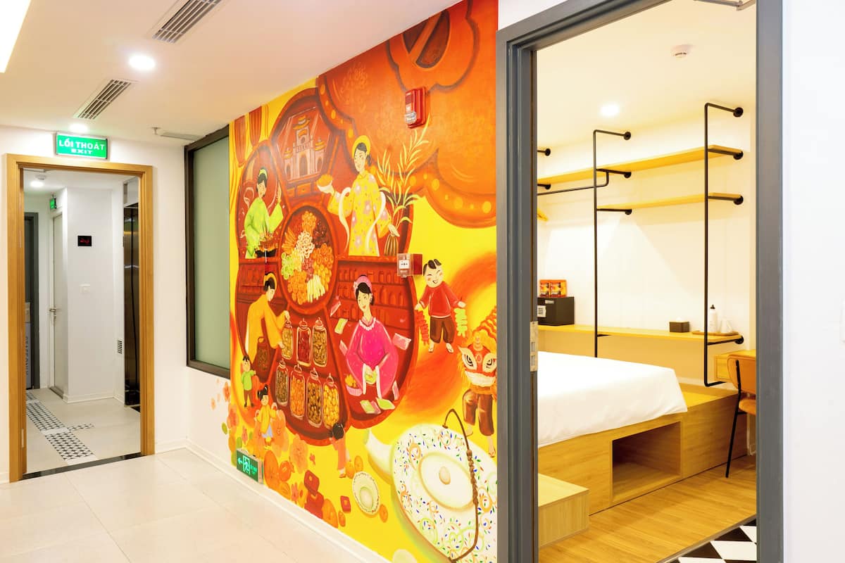 Egyptian cotton sheets, premium bedding, memory-foam beds, in-room safe