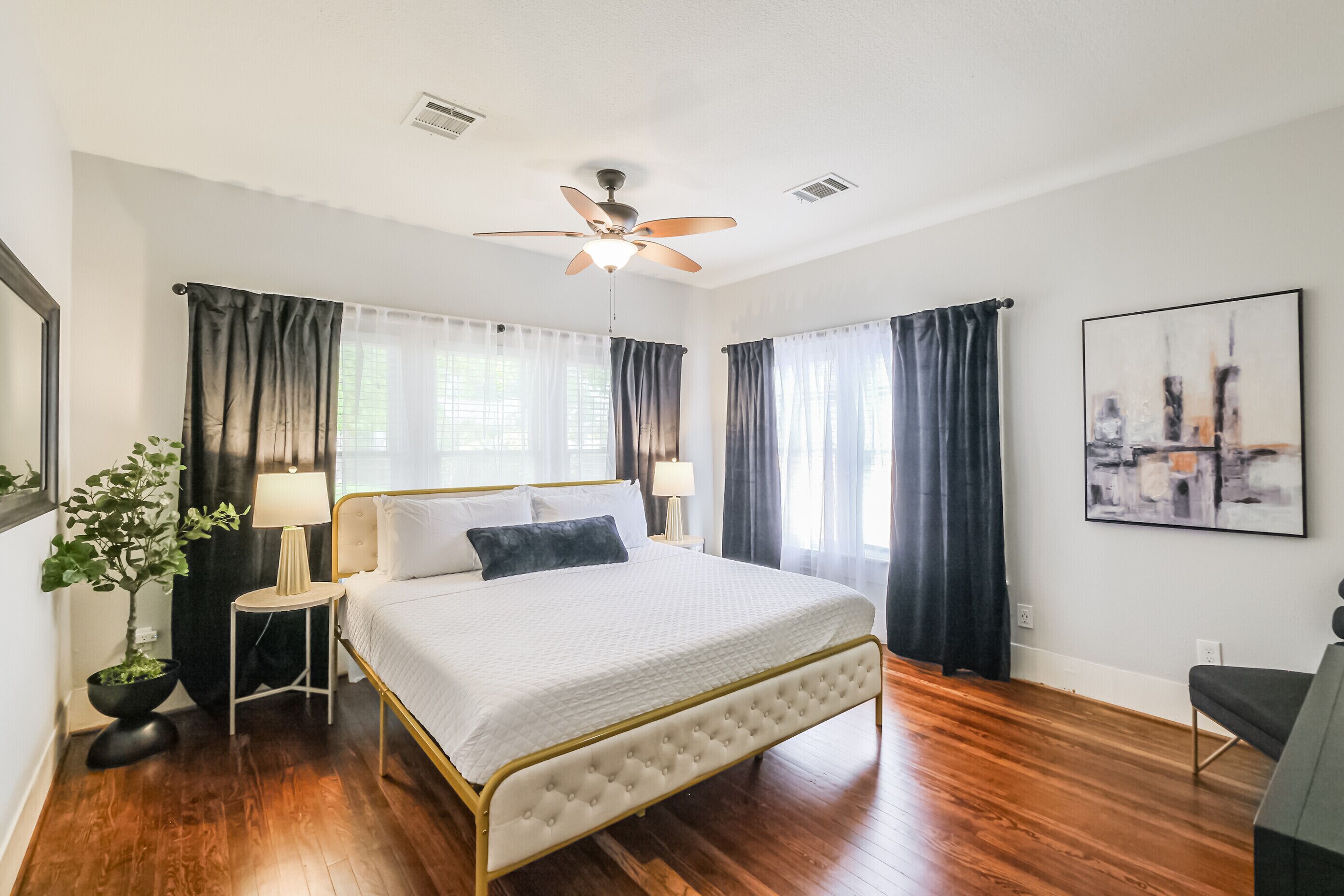 2 Schlafzimmer, Schreibtisch, Bügeleisen/Bügelbrett, kostenloses WLAN