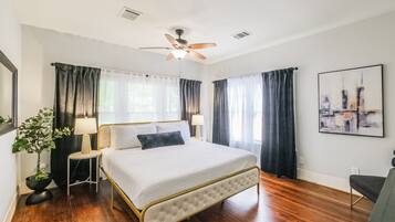 2 Schlafzimmer, Schreibtisch, Bügeleisen/Bügelbrett, kostenloses WLAN