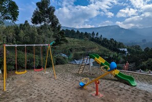 Deluxe Cottage | Courtyard view - Moon Wings Mountain Resort (Devikolam)