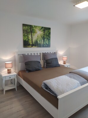 1 bedroom, travel crib, free WiFi, bed sheets - Ferienwohnung im Naturpark Kellerwald-edersee, Ruhe & Erholung am Waldrand (Jesberg)