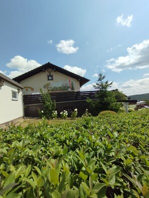 Property grounds - Ferienwohnung im Naturpark Kellerwald-edersee, Ruhe & Erholung am Waldrand (Jesberg)