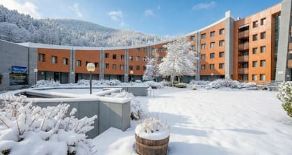 L' Aquila Campo Smith On The Ski Slopes