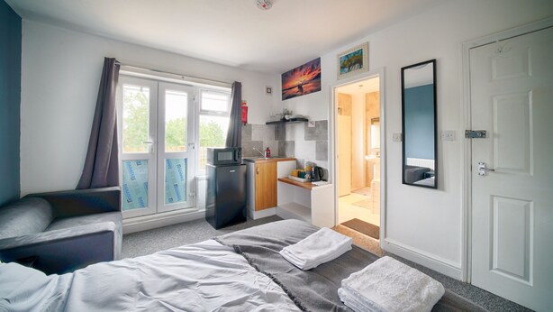 Room - Cozy private Double en-suite room (Ilford)