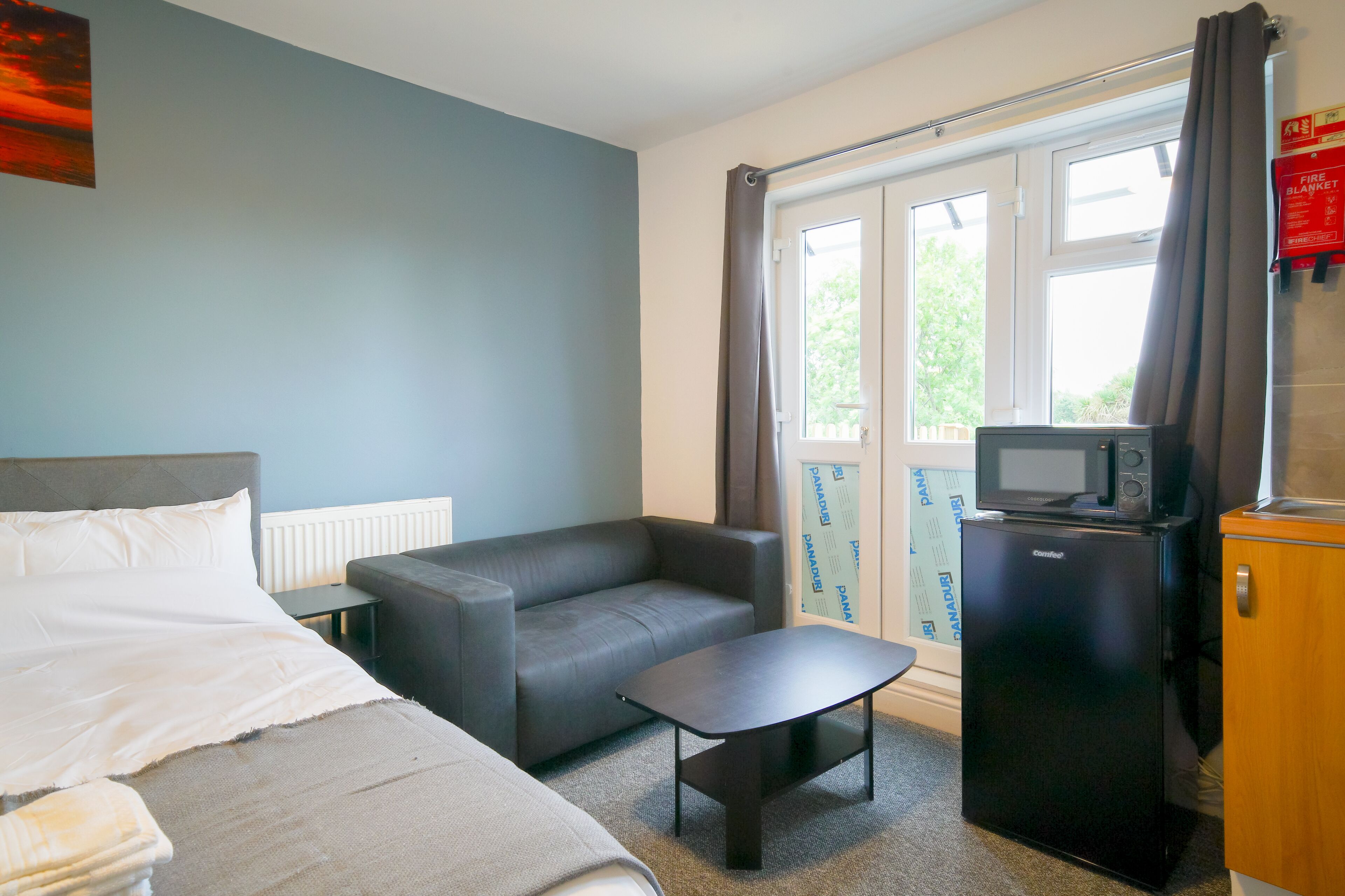 Iron/ironing board, free WiFi