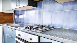 Private kitchen - Cozy private Double en-suite room (Ilford)