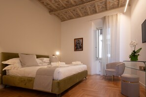 3 室のベッドルーム、デスク、アイロン / アイロン台、WiFi (無料)