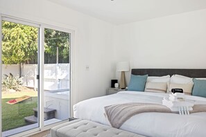 6 bedrooms, iron/ironing board, travel cot, WiFi - The Culver | 6 bedrooms & spa! by Colby & Conrad (Los Angeles)