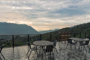 Restaurant - ARTOTEL Cabin Bromo (Ngadisari)