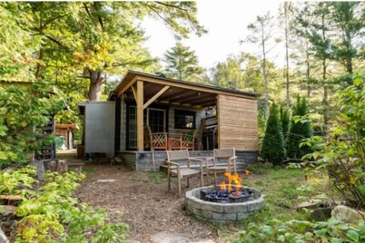Hemlock Waterfront Hideaway|Pets,BBQ,Firepit,Dock