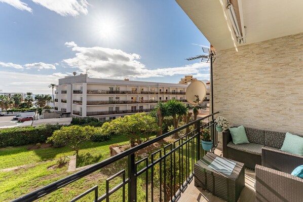 Property grounds - Coastal Bliss Tranquil 2BR apartment REF028 (Benalmádena)