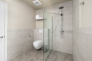 Douche, serviettes fournies