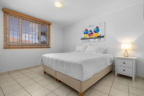 4 bedrooms, Internet, bed sheets - Paradera Paradise - your ultimate 4-bedroom getaway (Paradera)