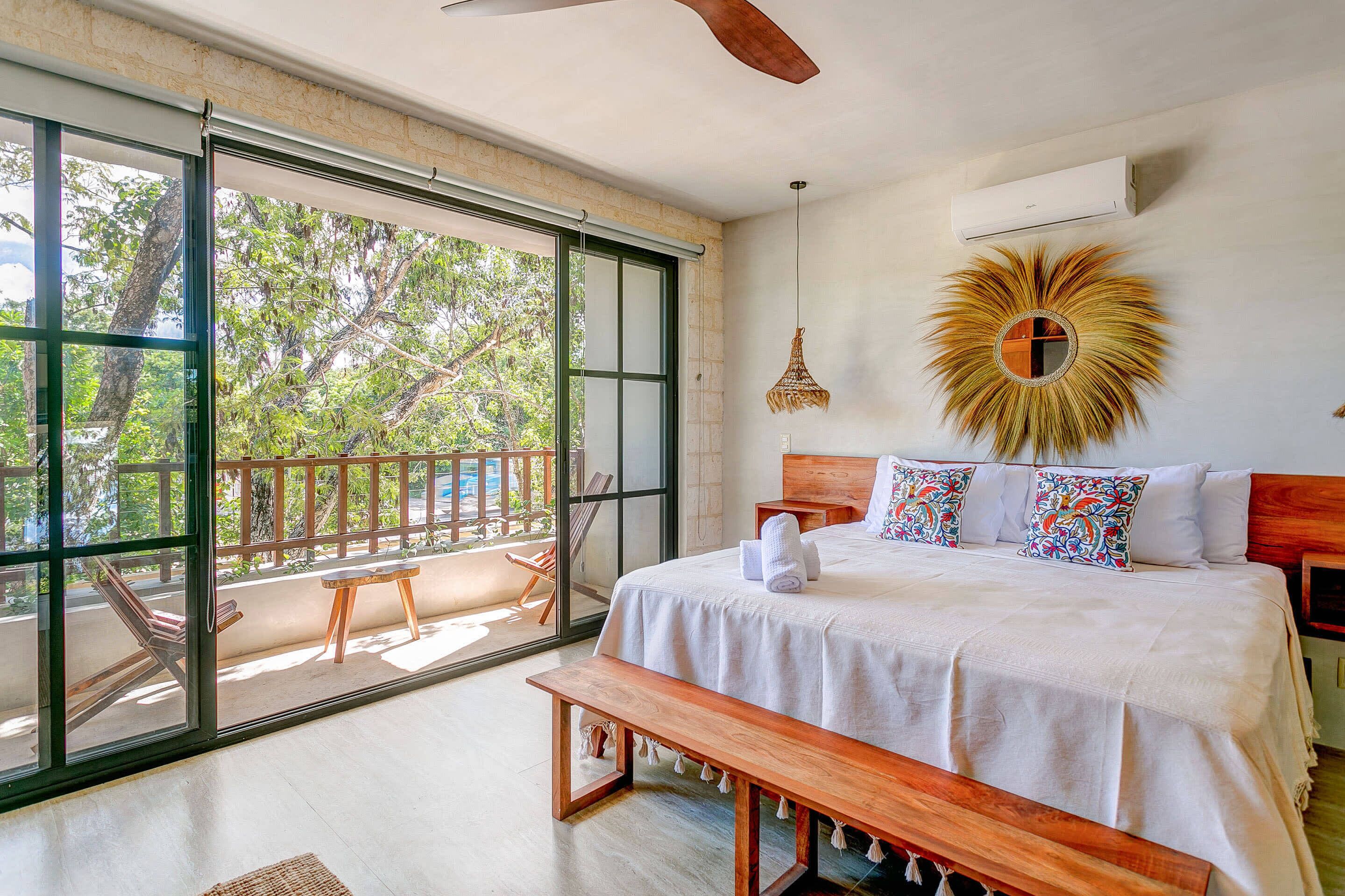 5 bedrooms, in-room safe, desk, iron/ironing board