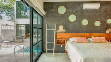 5 camere, una cassaforte in camera, una scrivania, ferro/asse da stiro