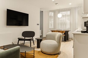 平面電視、音響