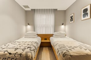The Executive Three Bedroom Suite | Egyptian cotton sheets, premium bedding, pillowtop beds, in-room safe - The Marloes (London)