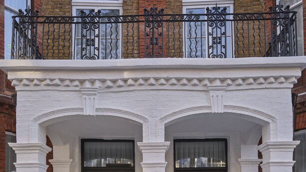 Unclassified image, 1 of 48, button - The Marloes (London)
