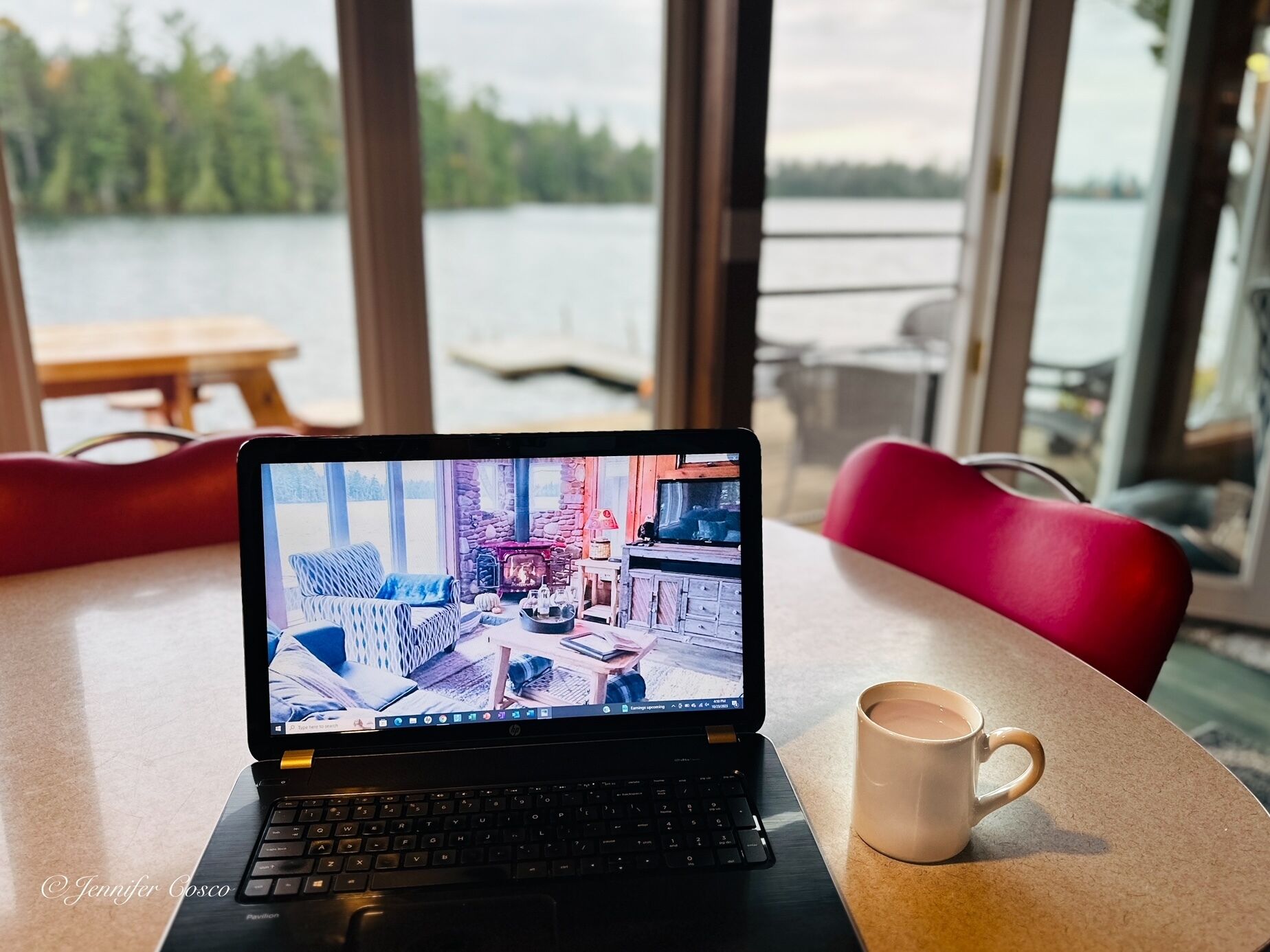 Lakefront/Cozy Cedar Cottage/Fireplace/Firepit/Sauna/Minutes from Marquette!