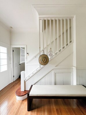 Interior - Chisu House - Cosy cottage beach house in the heart of Forster. Dog friendly! (Forster)