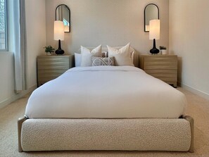 3 bedrooms, desk, iron/ironing board, travel crib