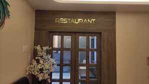 レストラン