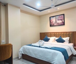 Premium bedding, desk, free WiFi, bed sheets