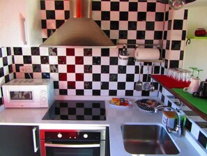 Fridge, microwave, oven, stovetop - La Plata, Pequeño Gran Ático Terraza Privada (Toledo)