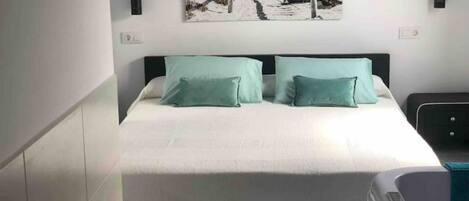 1 bedroom, free WiFi, bed sheets