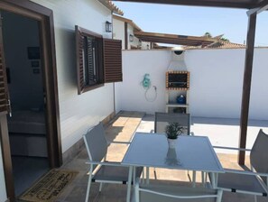 屋外ダイニングエリア