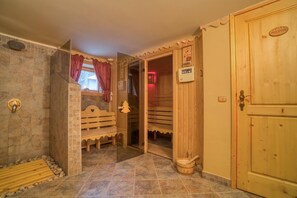 Vil·la, 5 dormitoris, piscina privada, vistes al jardí | Sauna