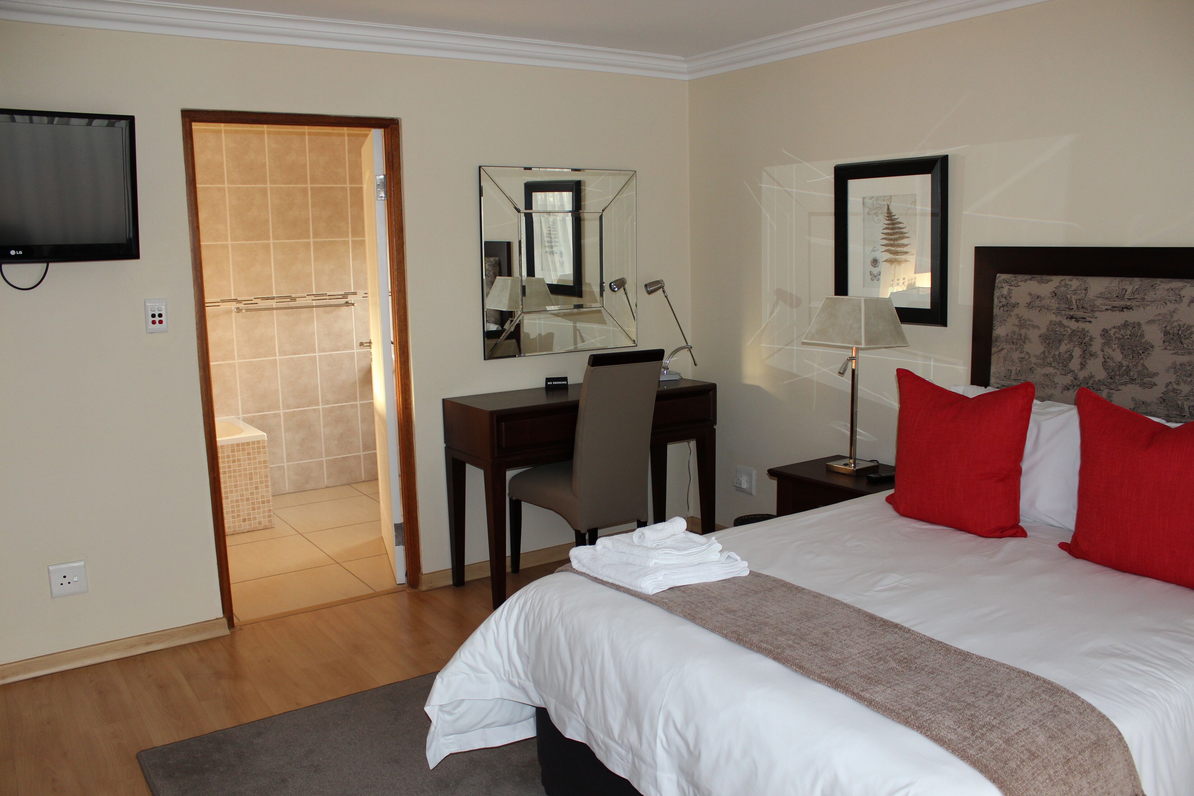 4 多间卧室、办公桌、熨斗/熨衣板、WiFi