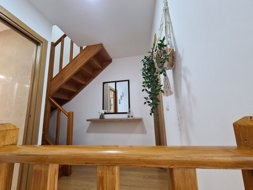 MR House - Self Check-in