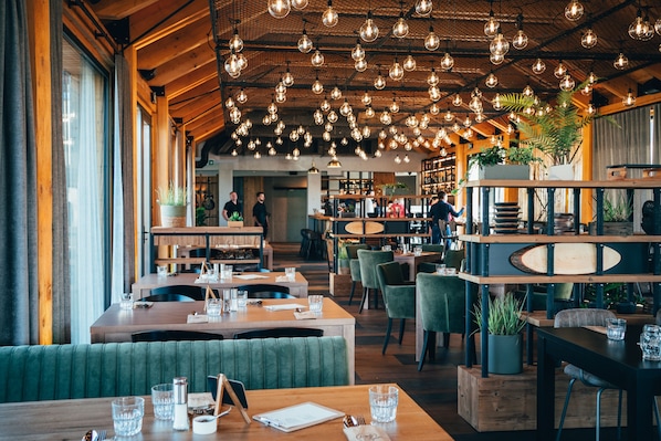 Aamiainen, lounas ja illallinen