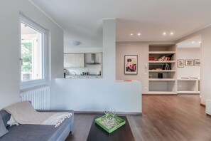 Living area - Shimmering Waters - My Home In Como (MOLTRASIO)