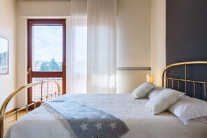 3 bedrooms, iron/ironing board, WiFi, bed sheets - Vista Duomo - My Home In Como (Como)