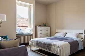 3 多间卧室、熨斗/熨衣板、WiFi、床单