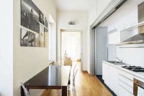 فرن، موقد طهي مسطح، غسالة أطباق، محمصة خبز