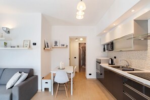 Fridge, microwave, oven, dishwasher