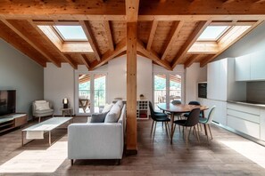 TV - Serendipity - My Home In Como (Lenno)