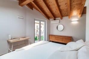 2 bedrooms, WiFi, bed sheets - Serendipity - My Home In Como (Lenno)
